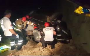 Kontrolünü kaybetti.. Şarampole yuvarlandı...