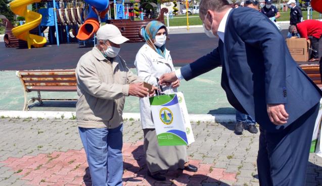 NURİ TEKİN 65 YAŞ ÜSTÜ SAHİL PARKTA BAYRAMLAŞTI..