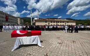 Bartınlı Şehit Özkaya, gözyaşları arasında toprağa verildi