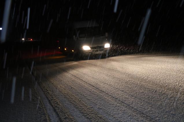 Zonguldak’ta aniden bastıran kar hayatı olumsuz etkiledi