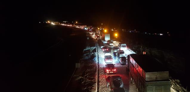 Kemikli rampaları 4 saat sonra kısmen ulaşıma açıldı