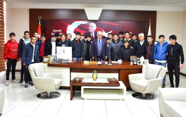 “Amatör takımlara her zaman destek olunmasından yanayım…”