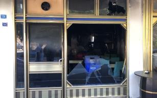 Çıkan yangında işyeri kullanılamaz hale geldi