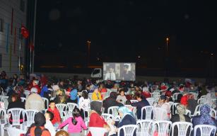 MAHALLELİ SİNEMADA BULUŞTU