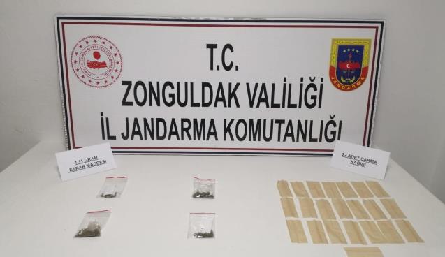 Jandarmanın durdurduğu araçtan uyuşturucu çıktı