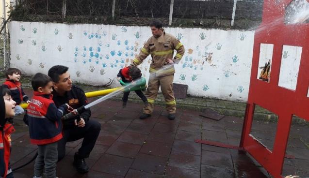 Minik öğrencilere eğitim…