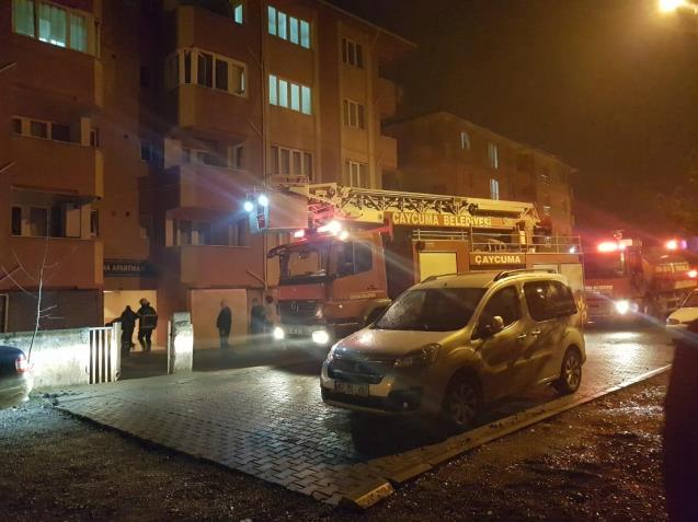 Mutfakta çıkan yangın bina sakinlerini korkuttu