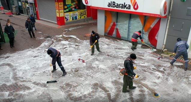 İlaçlı sularla yıkanıyor...