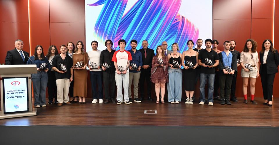 Çeliği Sanatla Buluşturan Genç Yetenekleri Ödüllendirdi
