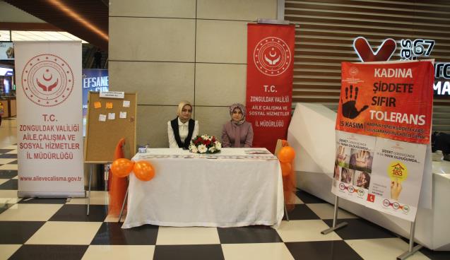Kadına yönelik 'şiddete hayır' standı kuruldu