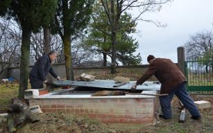 Ölmeden önce mezarını ve musallat taşını hazırladı