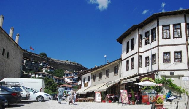 Ecdat yadigarları geleceğe aktarılıyor