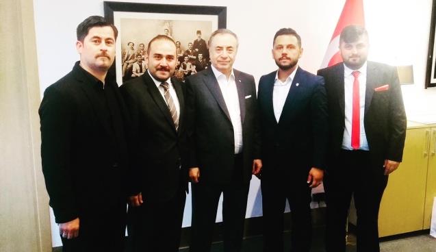 Şampiyonluk gecesine davet ettiler...