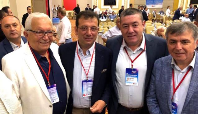 Çalıştayda İmamoğlu’yla bir araya geldi.