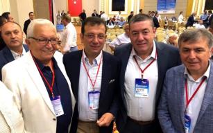 Çalıştayda İmamoğlu’yla bir araya geldi.