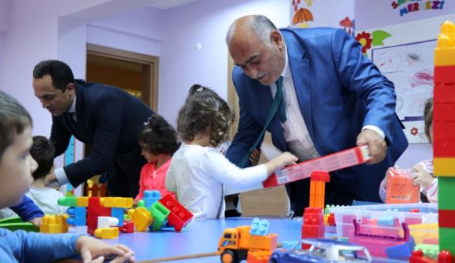  Erol Şahin çocukları sevindirdi…