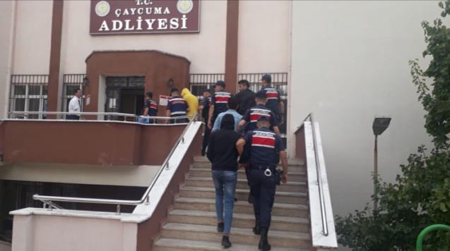 Akü hırsızları yakayı ele verdi