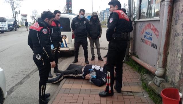 Bir anda yere yığıldı... Panik yaşandı...