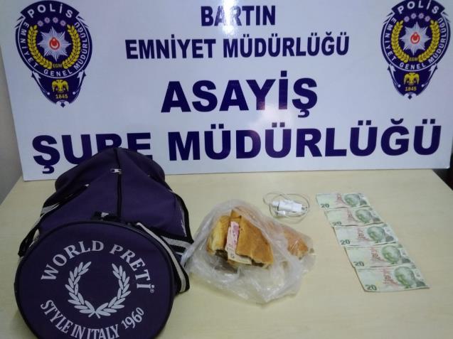 Çaldığı paraları ekmeğin içinde saklayan şüpheli yakalandı