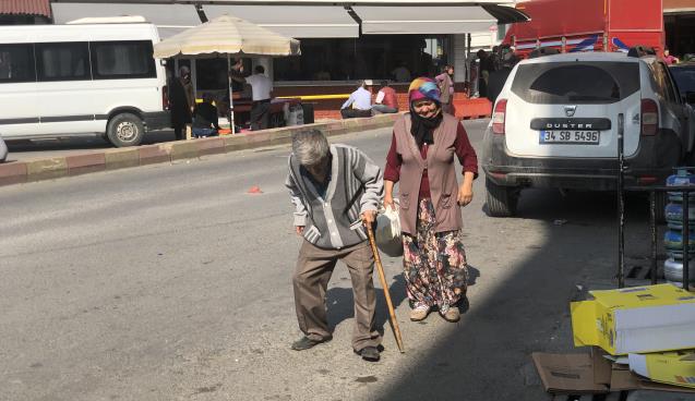 25 yıldır güçlükle yürüyen adam akülü araba istiyor