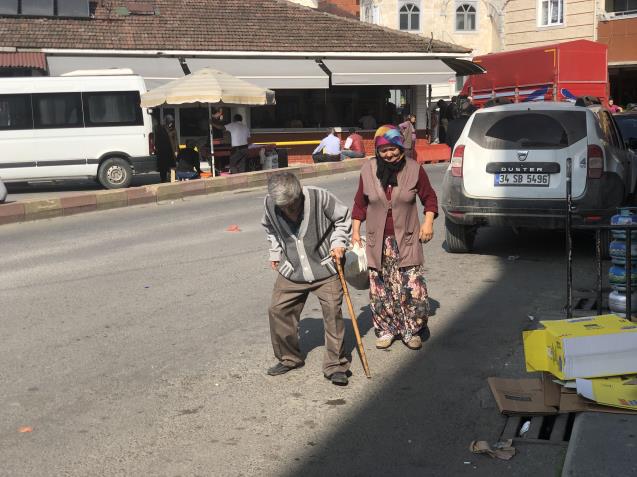 25 yıldır güçlükle yürüyen adam akülü araba istiyor