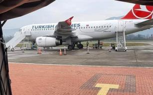 THY uçağının lastiğindeki arıza uçuşu iptal ettirdi