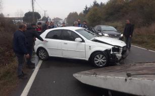 Kavgan yolda kaydı su kanalına girdi