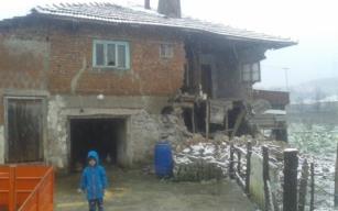 Büyük gürültü ile çöktü… 