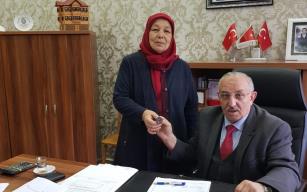 Kadın aza muhtarlık görevini devraldı