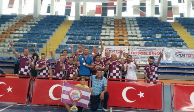 Bu takım kupalara doymuyor!..