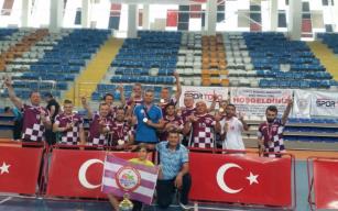 Bu takım kupalara doymuyor!..