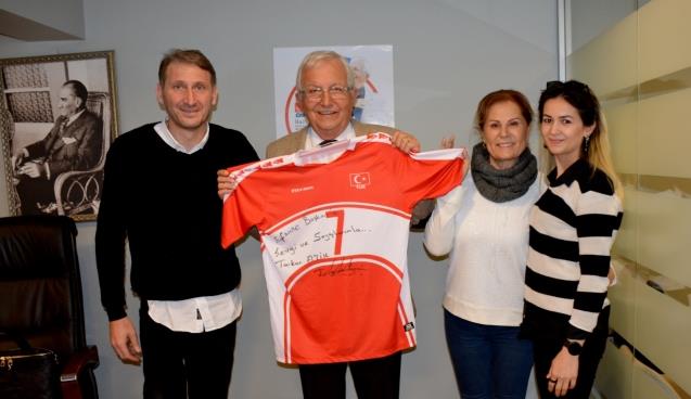 “Şampiyon gelmiş, Hoşgelmiş…”