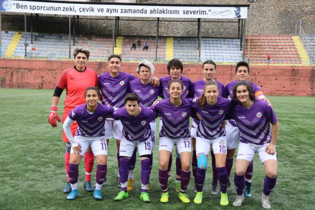 KIZLAR SON NEFESTE KAZANDI 1-0