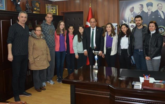 Gülüç Belediye sporlu kızlar voleybolda fırtına gibi