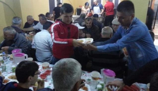Balaban gençliğinden iftar programı