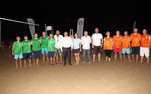 Plaj voleybol turnuvası başladı