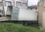 Duvara çarparak zor durabildi.. Ev sahipleri deprem zannetti