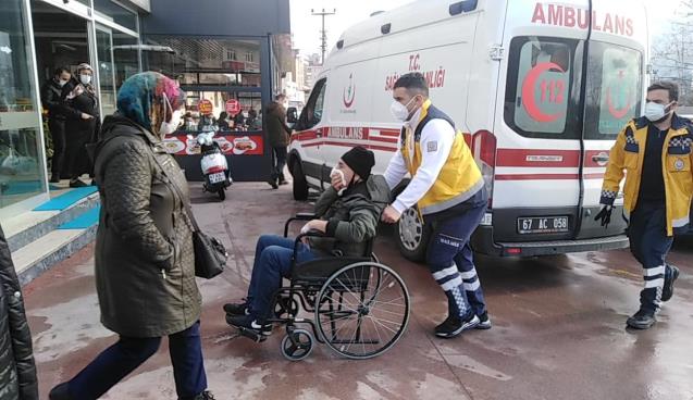 Kedileri besliyordu...Hastanelik oldu...