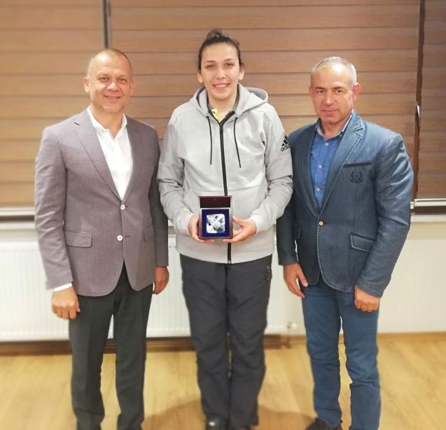 Dünya ikincisi boksörden iş adamına ziyaret