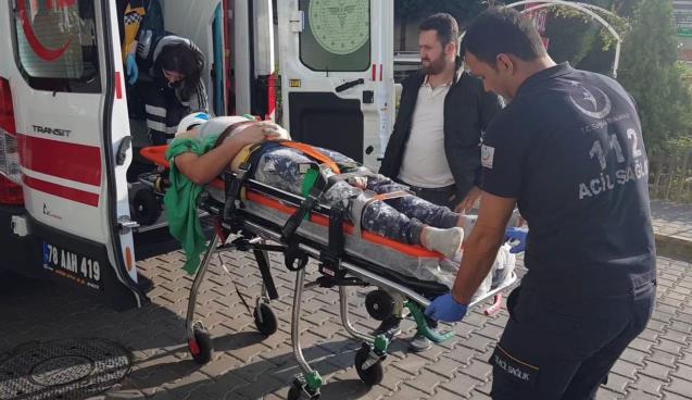 İskelede dengesini kaybeden işçi düşerek yaralandı