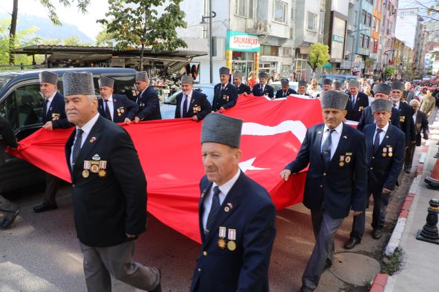 7’den 70’e "Cumhuriyet Korteji"