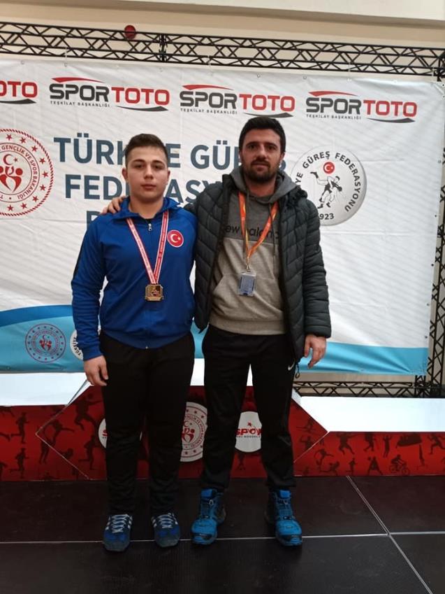 Zonguldaklı güreşçi şampiyona bileti aldı