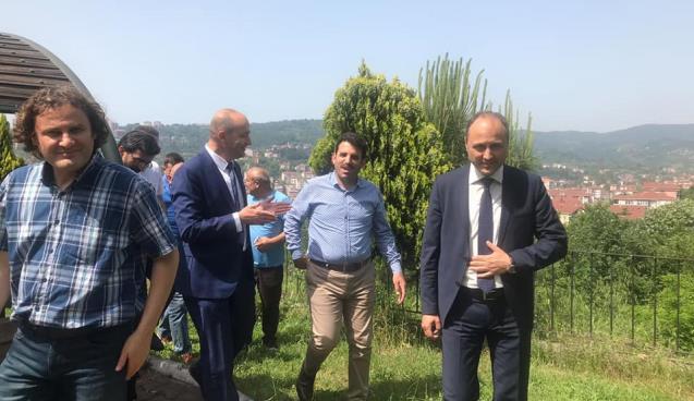 Eğitim Fakültesi'ne sehir terası..