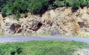 Heyelan, mağarayı ortaya çıkardı