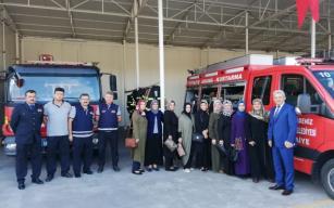 Ak Kadın kollarından İtfaiyeye ziyaret…