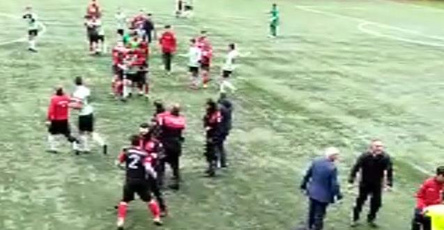 FUTBOLU BIRAKTILAR, BOKS YAPTILAR...