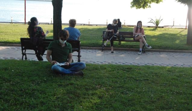 SAHİLDE KİTAP OKUMA ETKİNLİĞİ