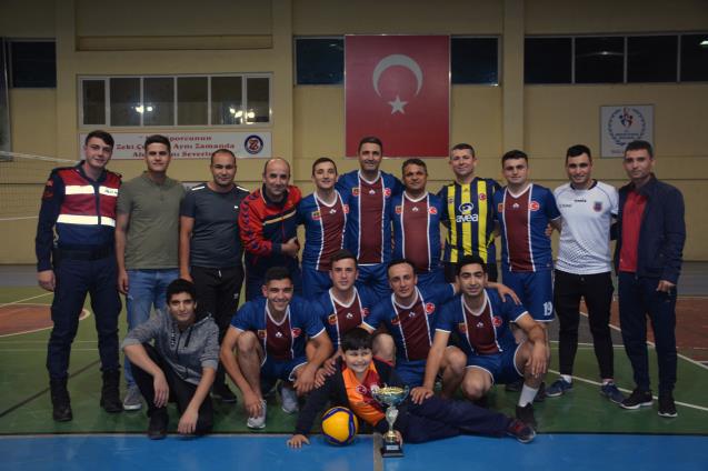  Voleybol turnuvasının şampiyonu Jandarma