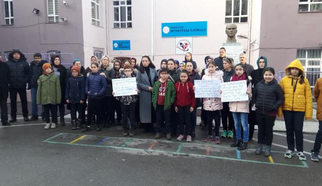 Zonguldak’ta eski okullarına geçmek isteyen öğrenciler