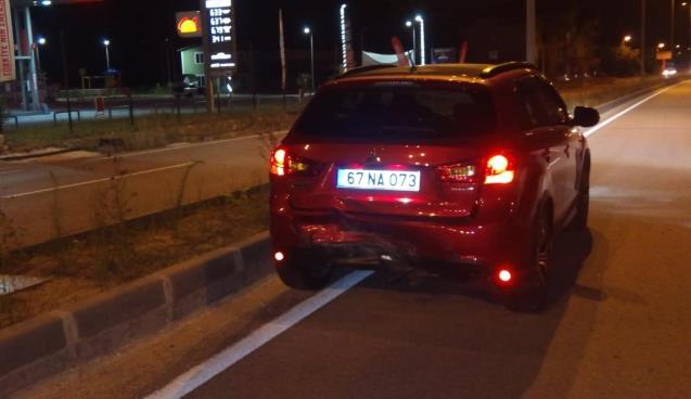 Polisin 'dur' ihtarına uymadı kaza yaptı: 2 yaralı
